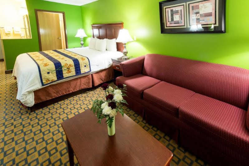 Days Inn & Suites By Wyndham Wichita Eksteriør billede